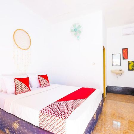 Oyo 1373 Chili Gili Hotel Gili Trawangan Bagian luar foto